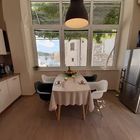 Apartment La Mare Primosten